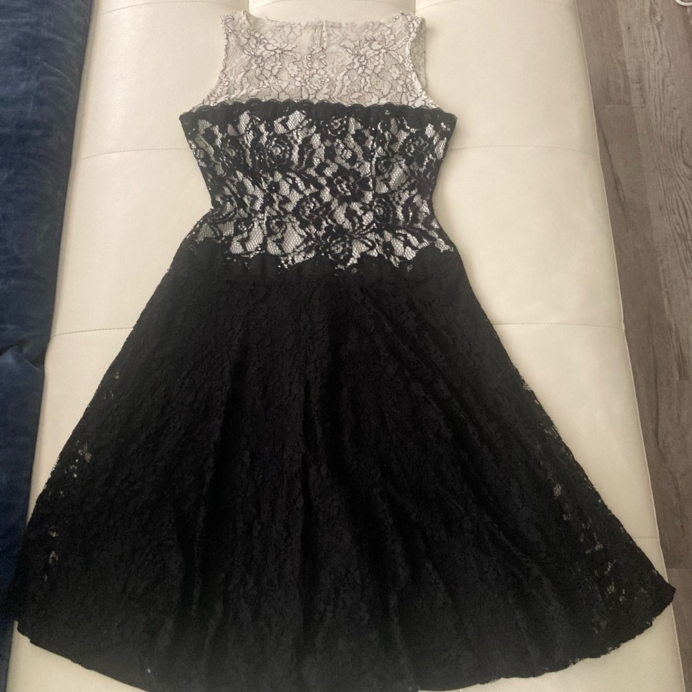 London Times black/white lace dress, size 2